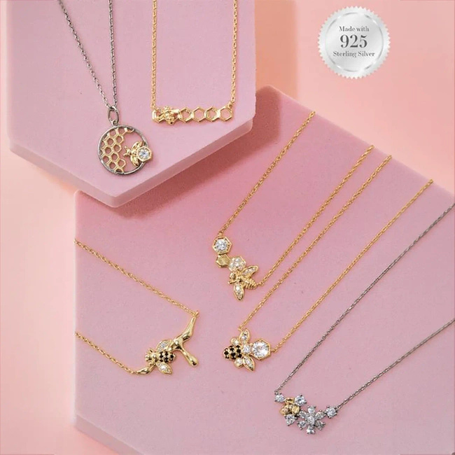 eng_pm_Jewelry-candle-Charmed-Aroma-bees-340-g-necklace-Bee-My-Love-11116_1-1.jpg